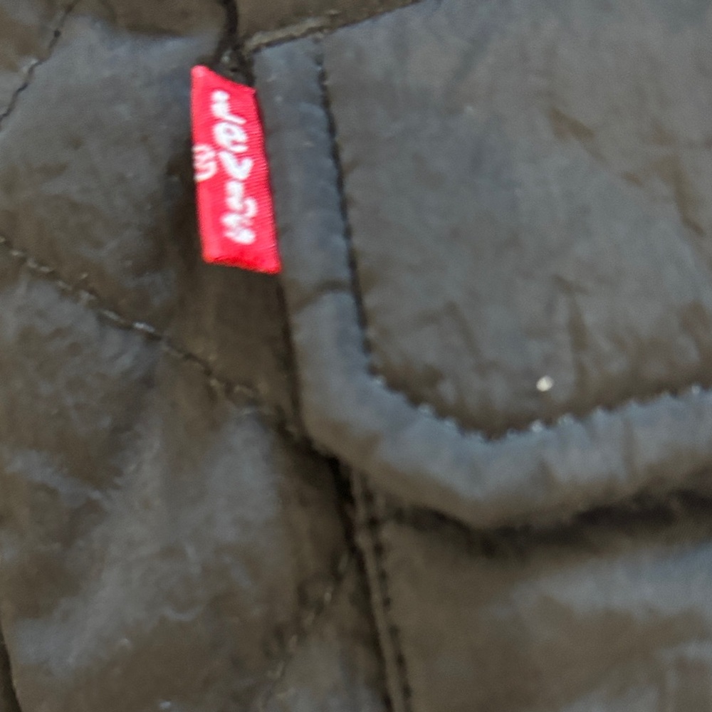Levi's Black Quilted + Lined Bomber Jacket. Women XL. Like new condition. Sharp! - Picture 4 of 10